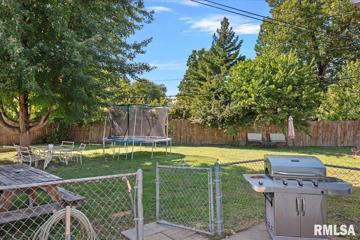 19 Salem Court Springfield, IL 62702 - Photo 24 of 29 Gallery Image 24