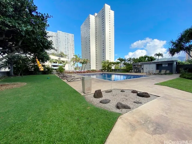$2,300 | 55 South Kukui Street, Unit D1608, Honolulu, HI 96817