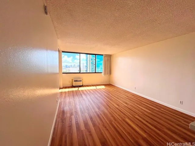 $2,300 | 55 South Kukui Street, Unit D1608, Honolulu, HI 96817