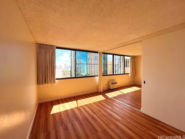 $2,300 | 55 South Kukui Street, Unit D1608, Honolulu, HI 96817