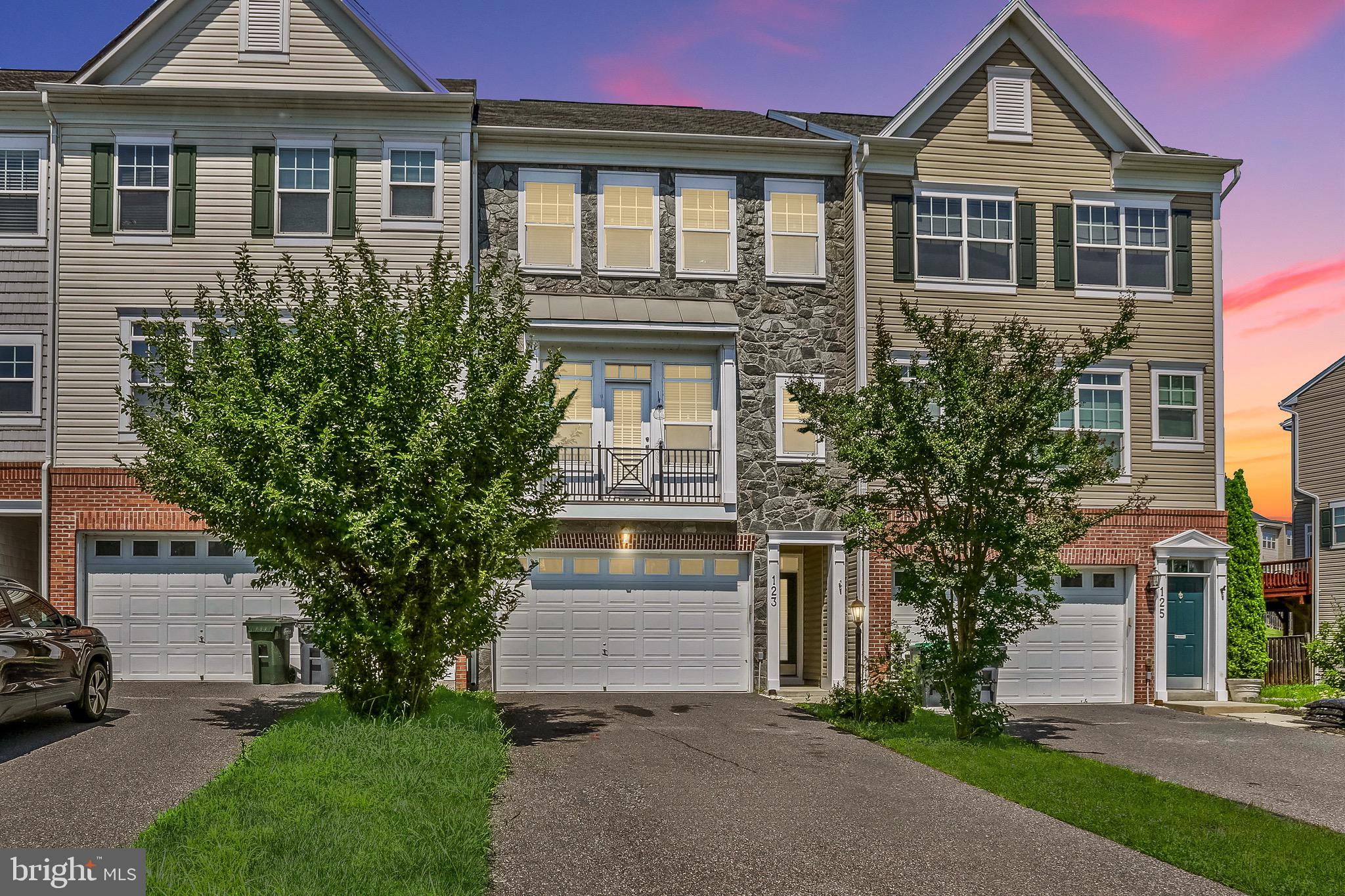 123 Short Branch Road Stafford, VA 22556 - Photo 1 of 33 front view of a house with a yard
