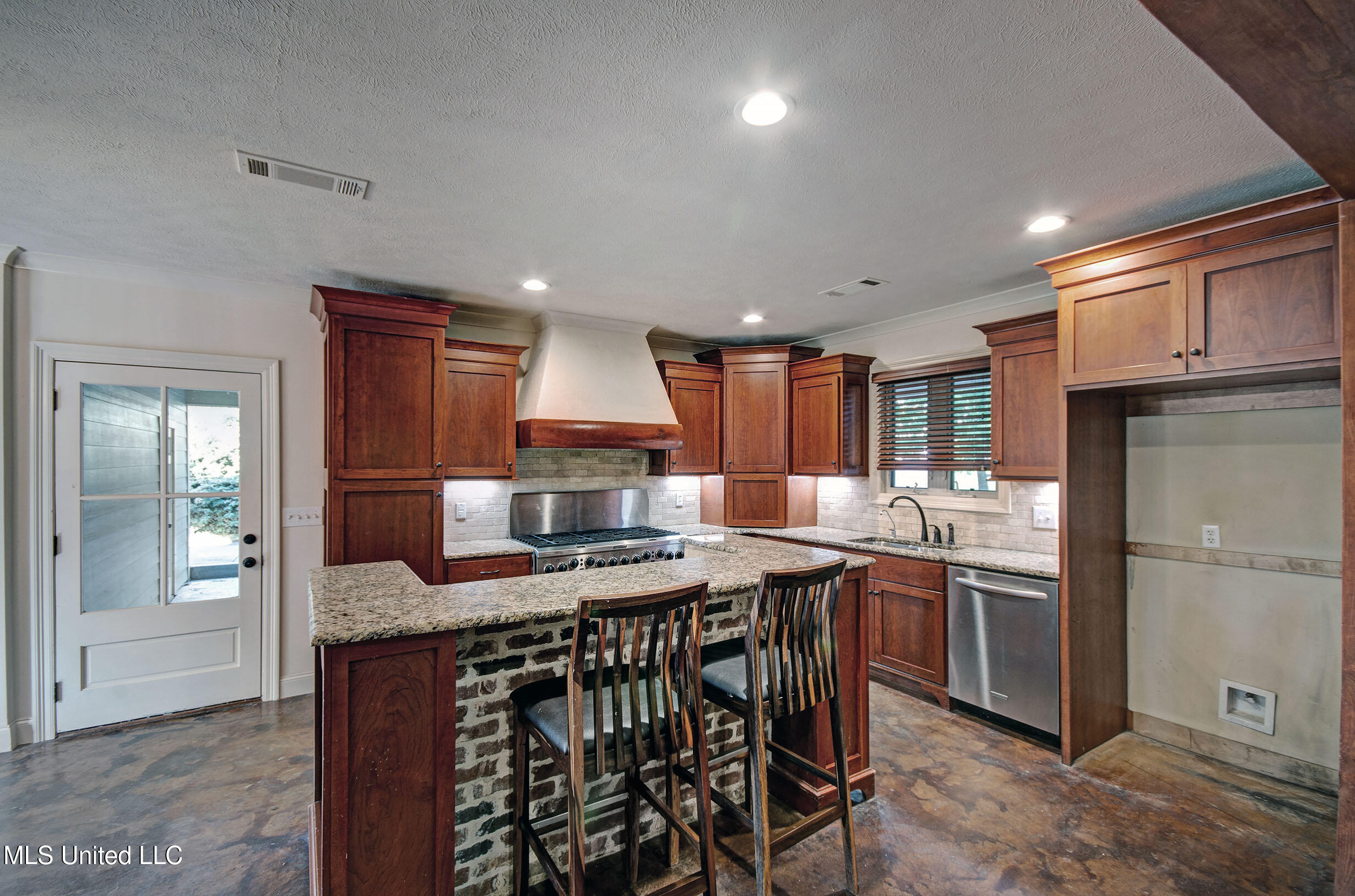 139 Chippewa Circle Jackson, MS 39211 - Photo 11 of 43 IMGP6217_8_9