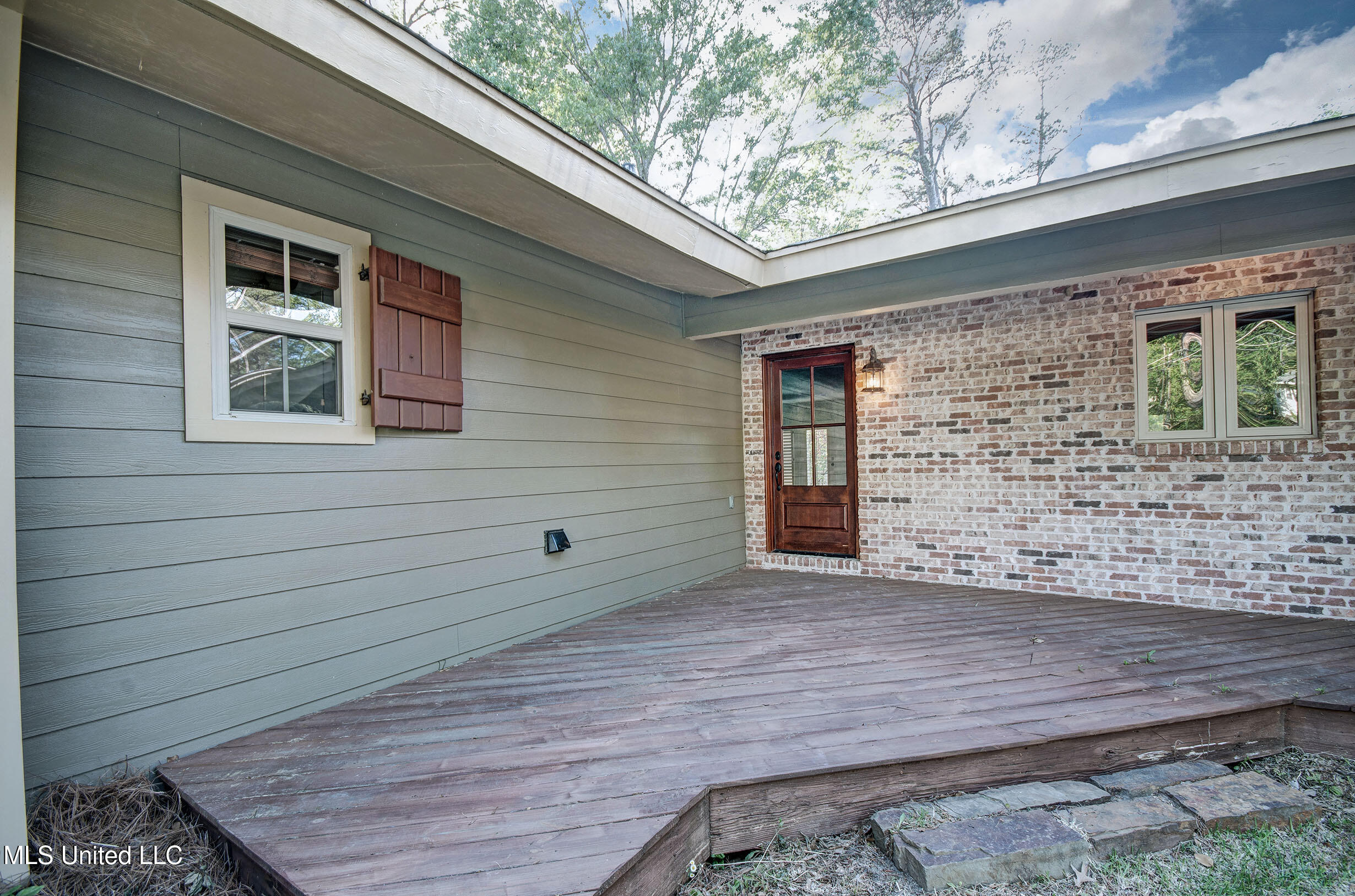 139 Chippewa Circle Jackson, MS 39211 - Photo 4 of 43 IMGP6175_6_7