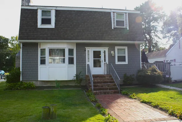 $369,000 | 222 East Weber Avenue, Villas, NJ 08251
