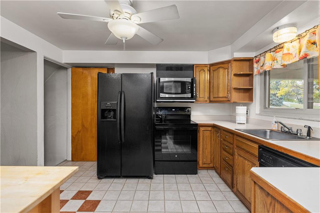 5235 Blossom Road Baldwin, PA 15236 - Photo 16 of 33 Gallery Image 16