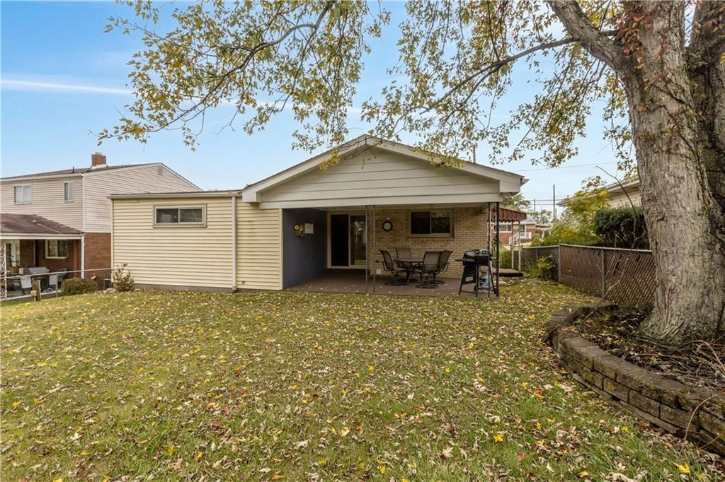 5235 Blossom Road Baldwin, PA 15236 - Photo 5 of 33 Gallery Image 5