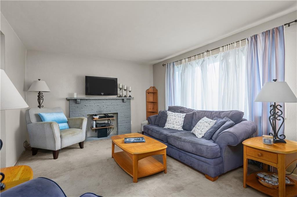 5235 Blossom Road Baldwin, PA 15236 - Photo 8 of 33 Gallery Image 8