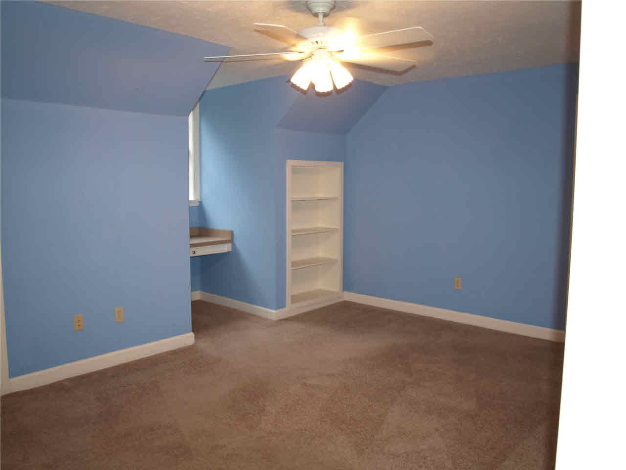 2263 Almar Road Florence, MS 39073 - Photo 15 of 20 Bedroom 4 upstairs.