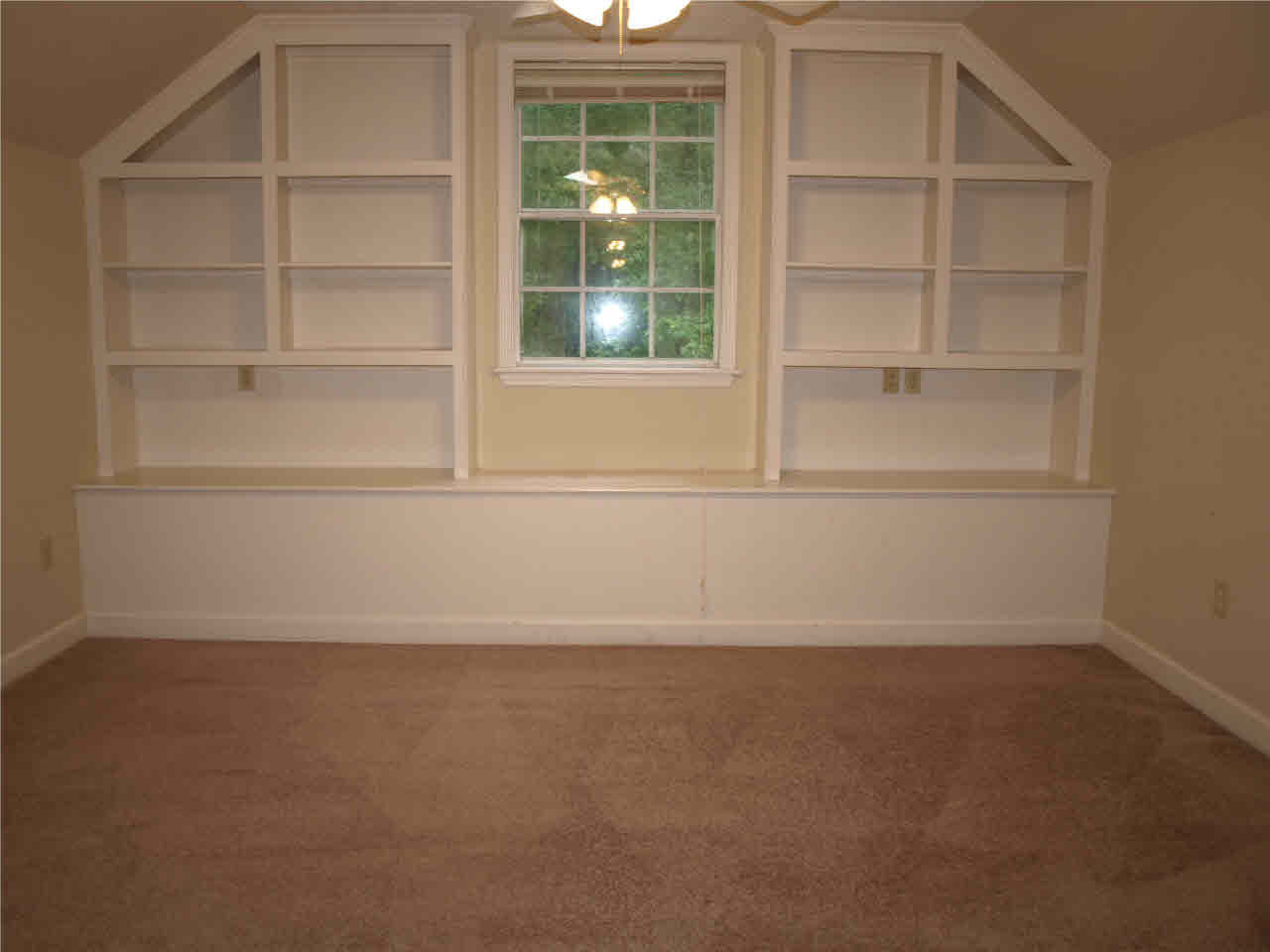 2263 Almar Road Florence, MS 39073 - Photo 16 of 20 Bedroom 5 upstairs.