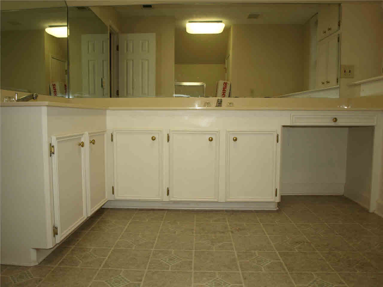 2263 Almar Road Florence, MS 39073 - Photo 19 of 20 Upstairs hall bathroom.