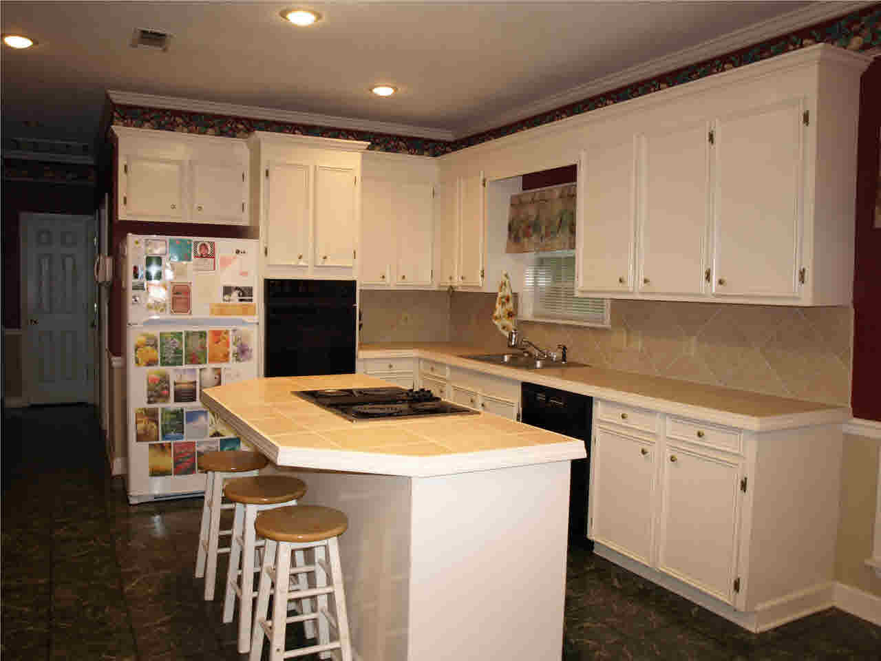 2263 Almar Road Florence, MS 39073 - Photo 5 of 20 Kitchen has an island.