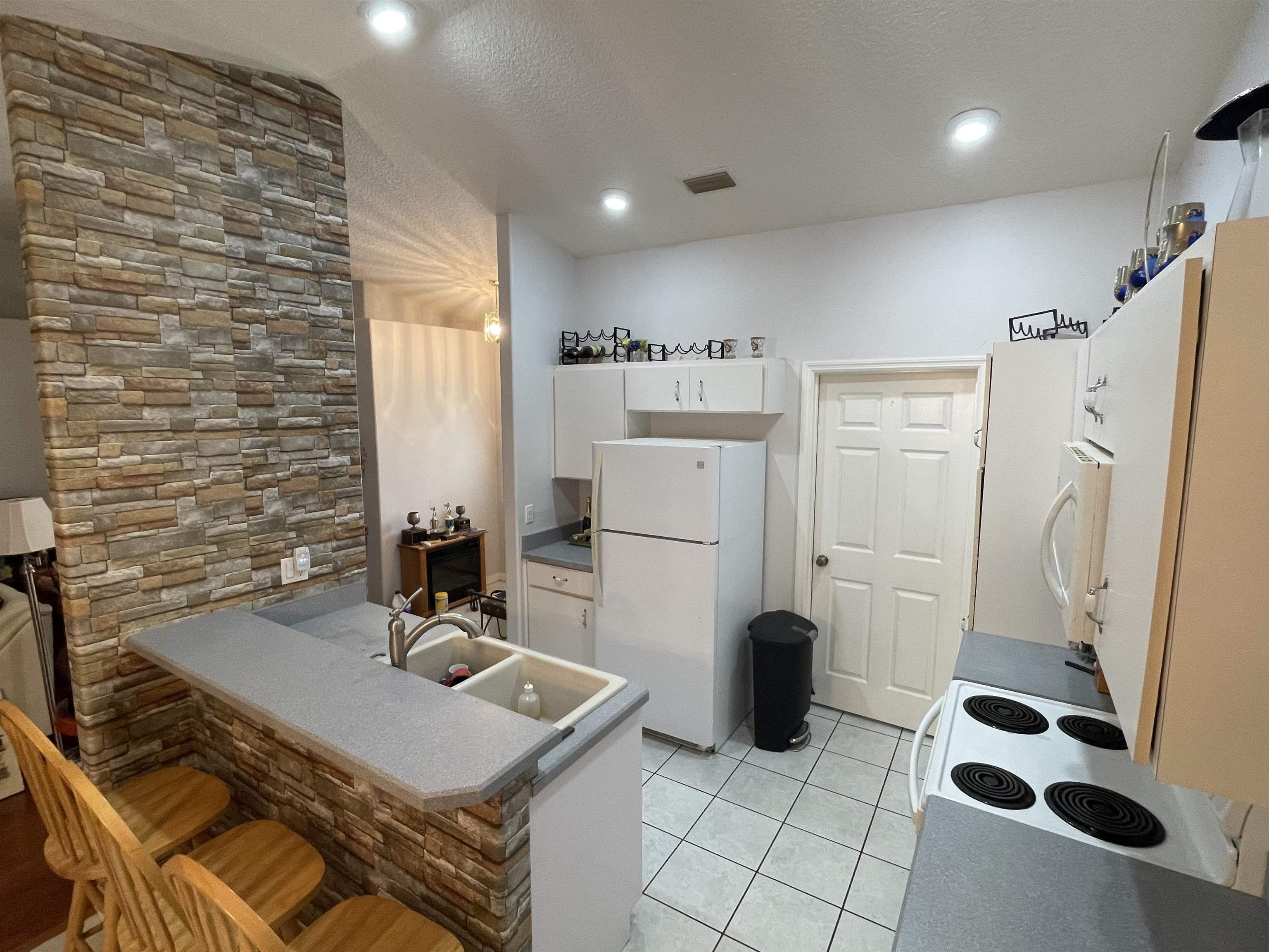 9 Rydell Place Palm Coast, FL 32164 - Photo 2 of 15 Gallery Image 2