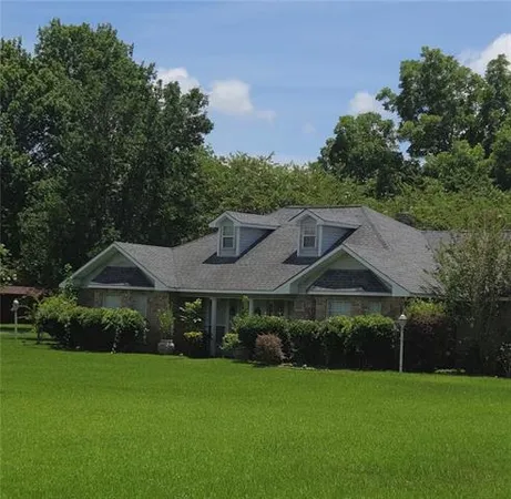 $375,000 | 128 Fox Fire Lane, Alexandria, LA 71302