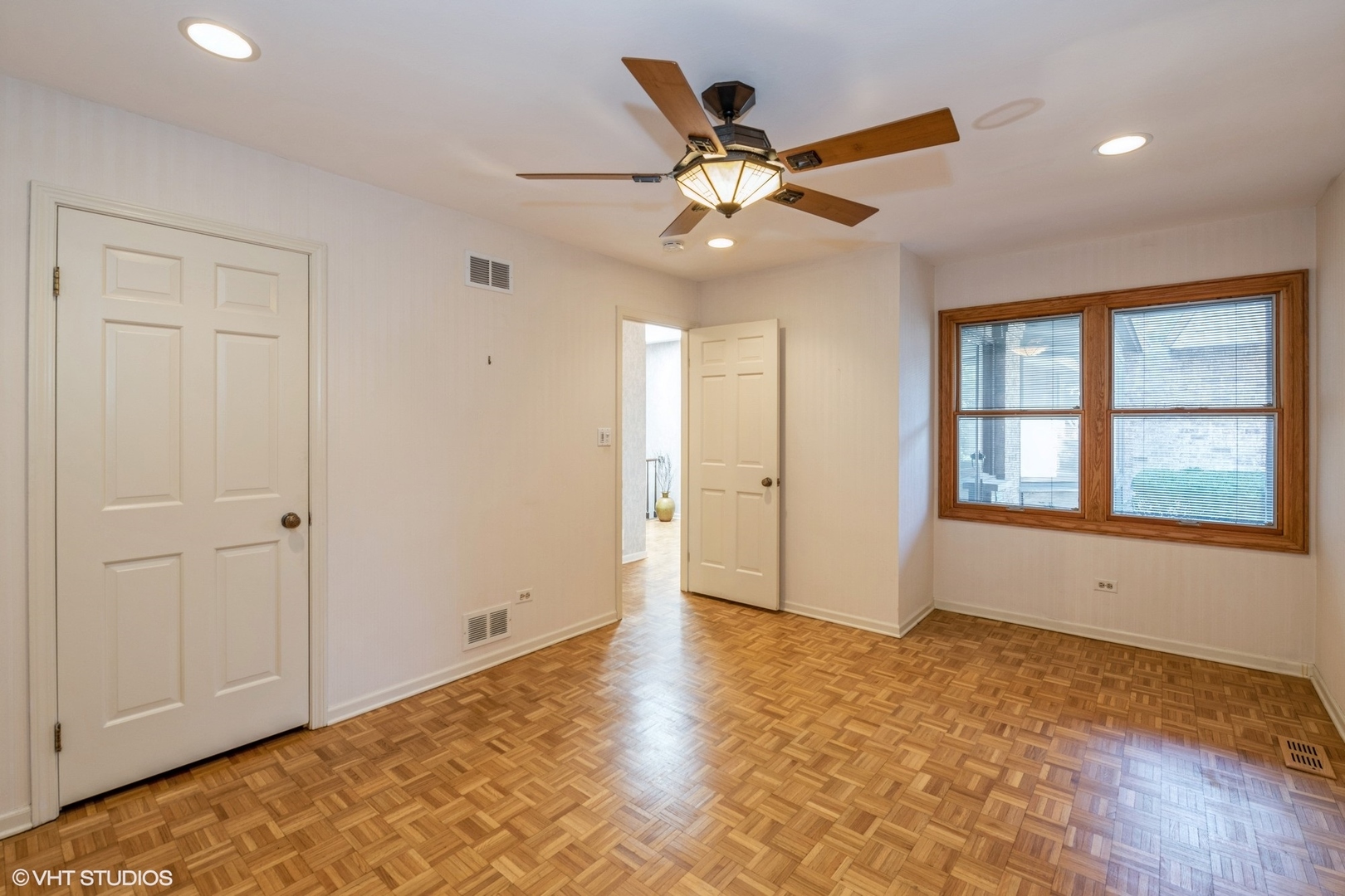 4042 Dundee Road Northbrook, IL 60062 - Photo 12 of 18 Gallery Image 12