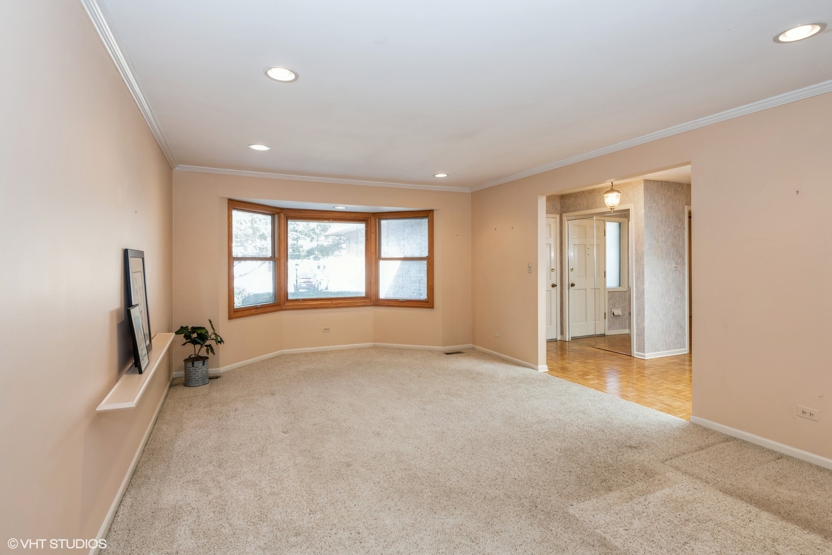 4042 Dundee Road Northbrook, IL 60062 - Photo 3 of 18 Gallery Image 3