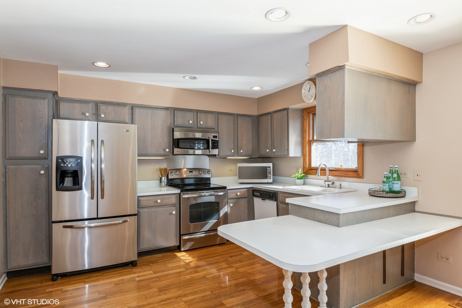 4042 Dundee Road Northbrook, IL 60062 - Photo 6 of 18 Gallery Image 6