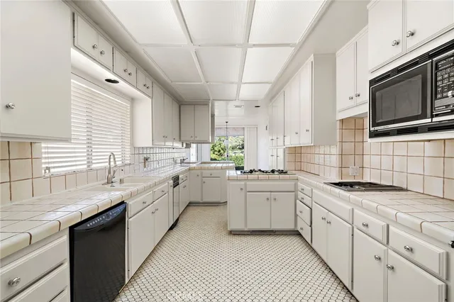 $2,350,000 | 4230 North Virginia Road, Long Beach, CA 90807