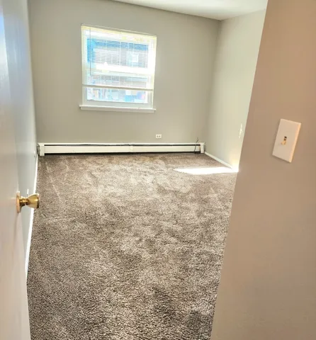 $169,900 | 9950 South 84th Terrace, Unit 2L5, Palos Hills, IL 60465