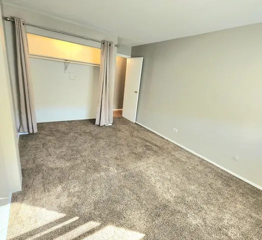 $169,900 | 9950 South 84th Terrace, Unit 2L5, Palos Hills, IL 60465