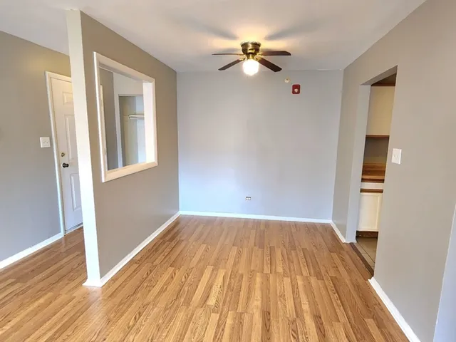 $169,900 | 9950 South 84th Terrace, Unit 2L5, Palos Hills, IL 60465