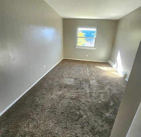 $169,900 | 9950 South 84th Terrace, Unit 2L5, Palos Hills, IL 60465