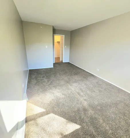 $169,900 | 9950 South 84th Terrace, Unit 2L5, Palos Hills, IL 60465