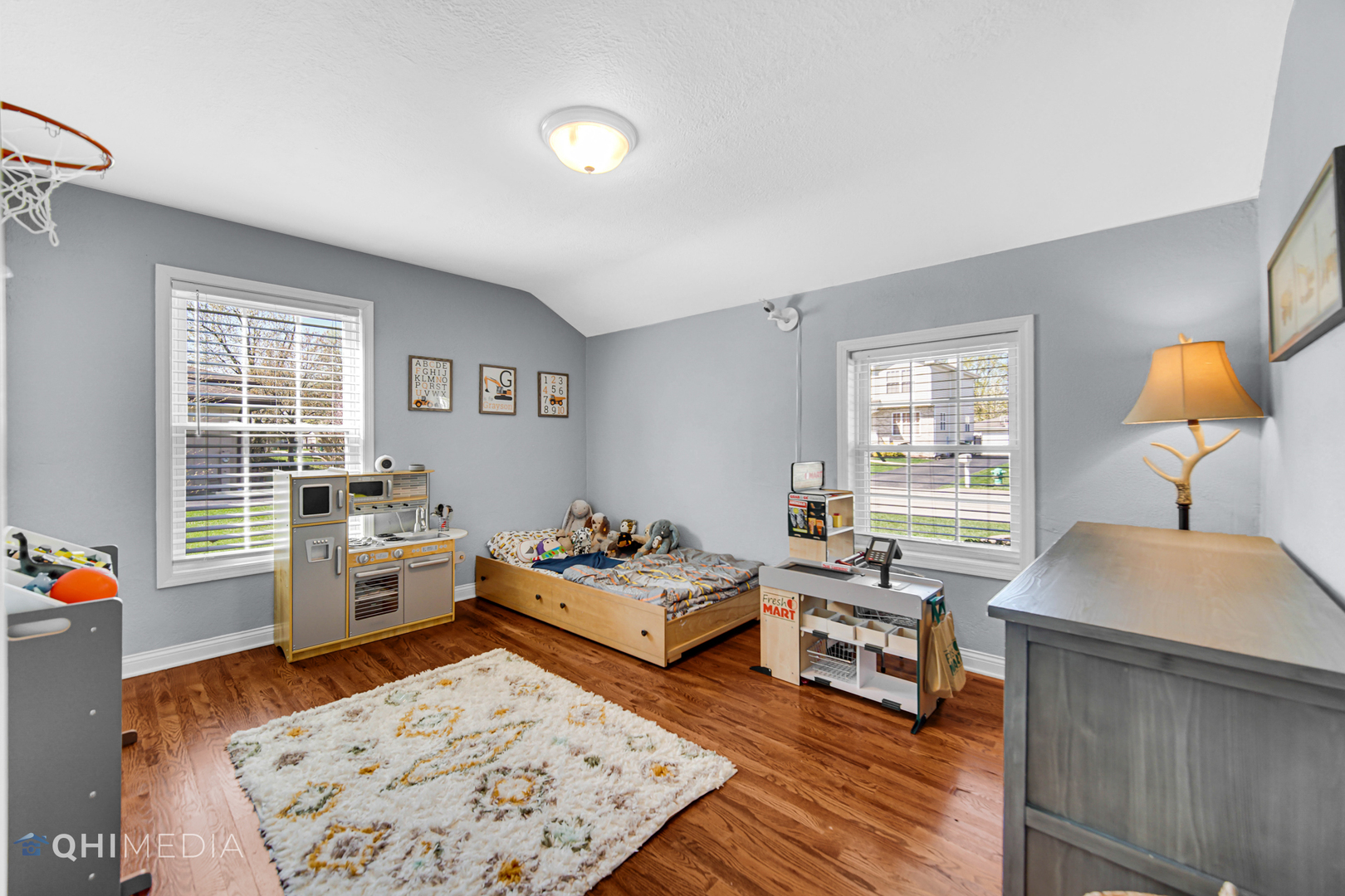 509 4th Street Lemont, IL 60439 - Photo 15 of 34 a living room with furniture and a window