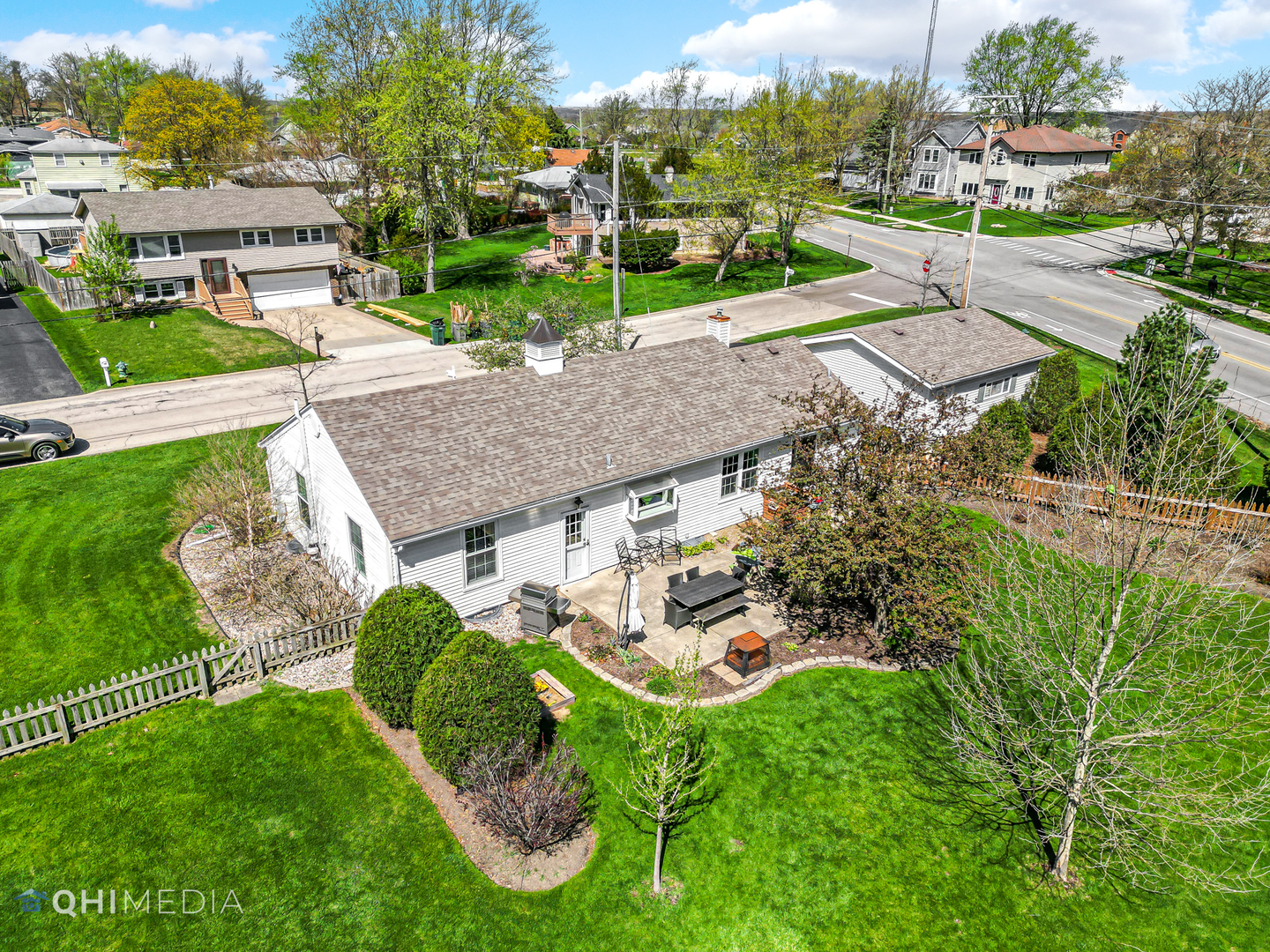 509 4th Street Lemont, IL 60439 - Photo 27 of 34 an aerial view of a house with garden space and street view