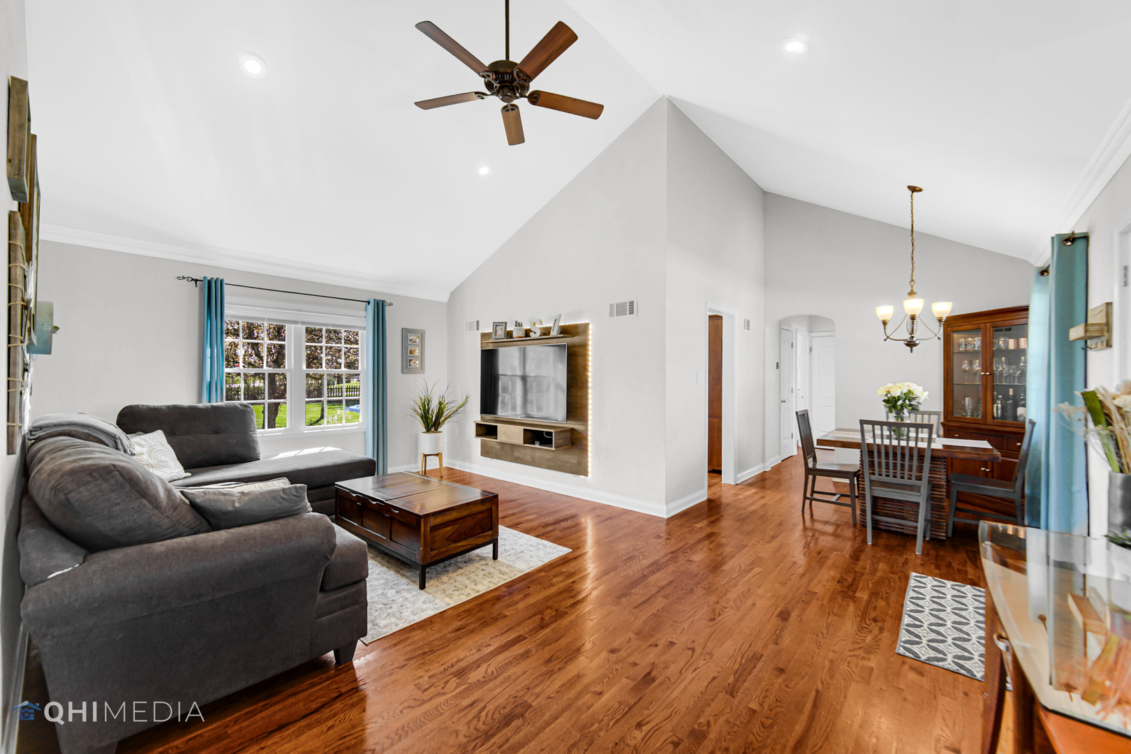 509 4th Street Lemont, IL 60439 - Photo 5 of 34 a living room with furniture and a wooden floor