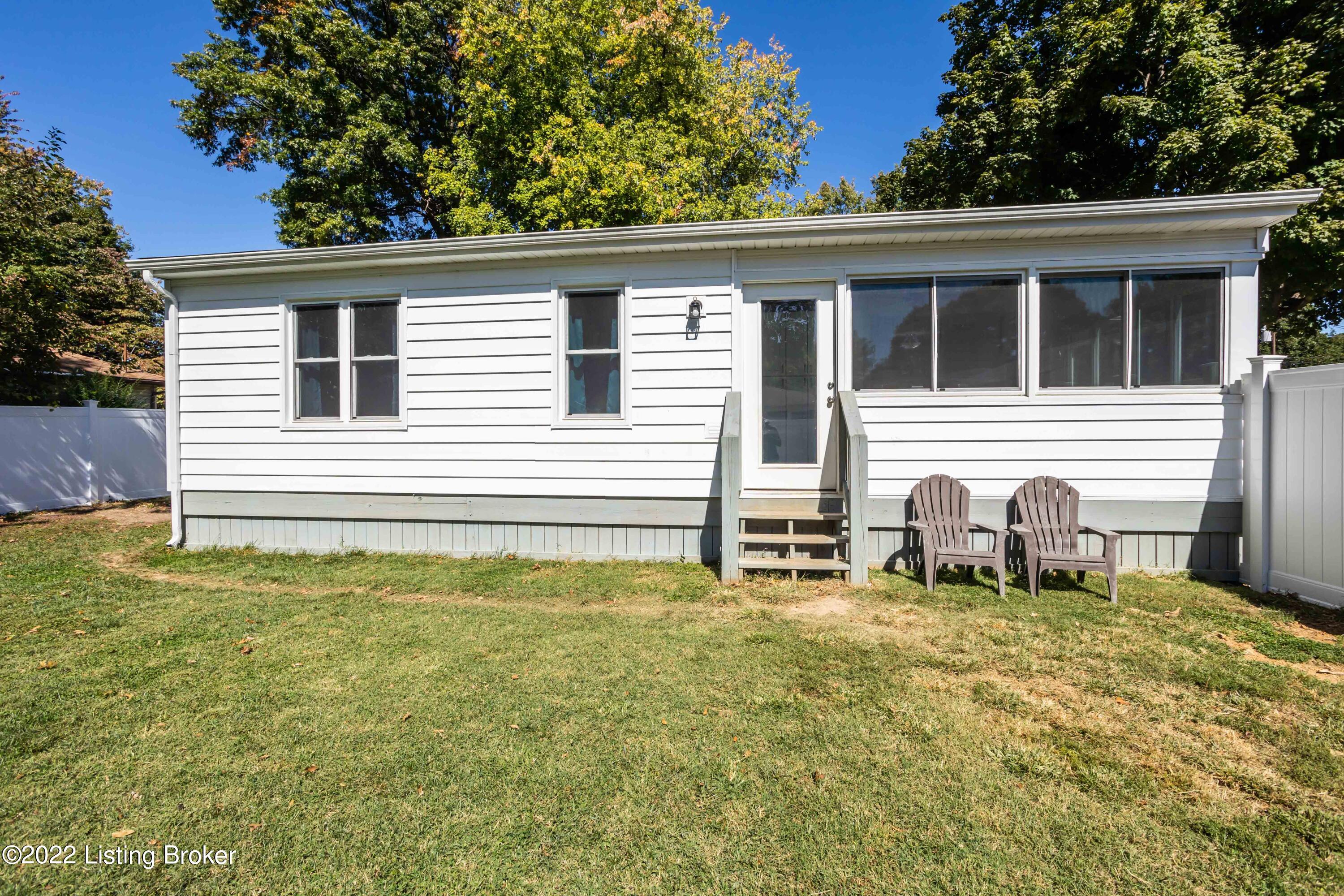 2806 Pioneer Road Louisville, KY 40216 - Photo 38 of 38 523A9815