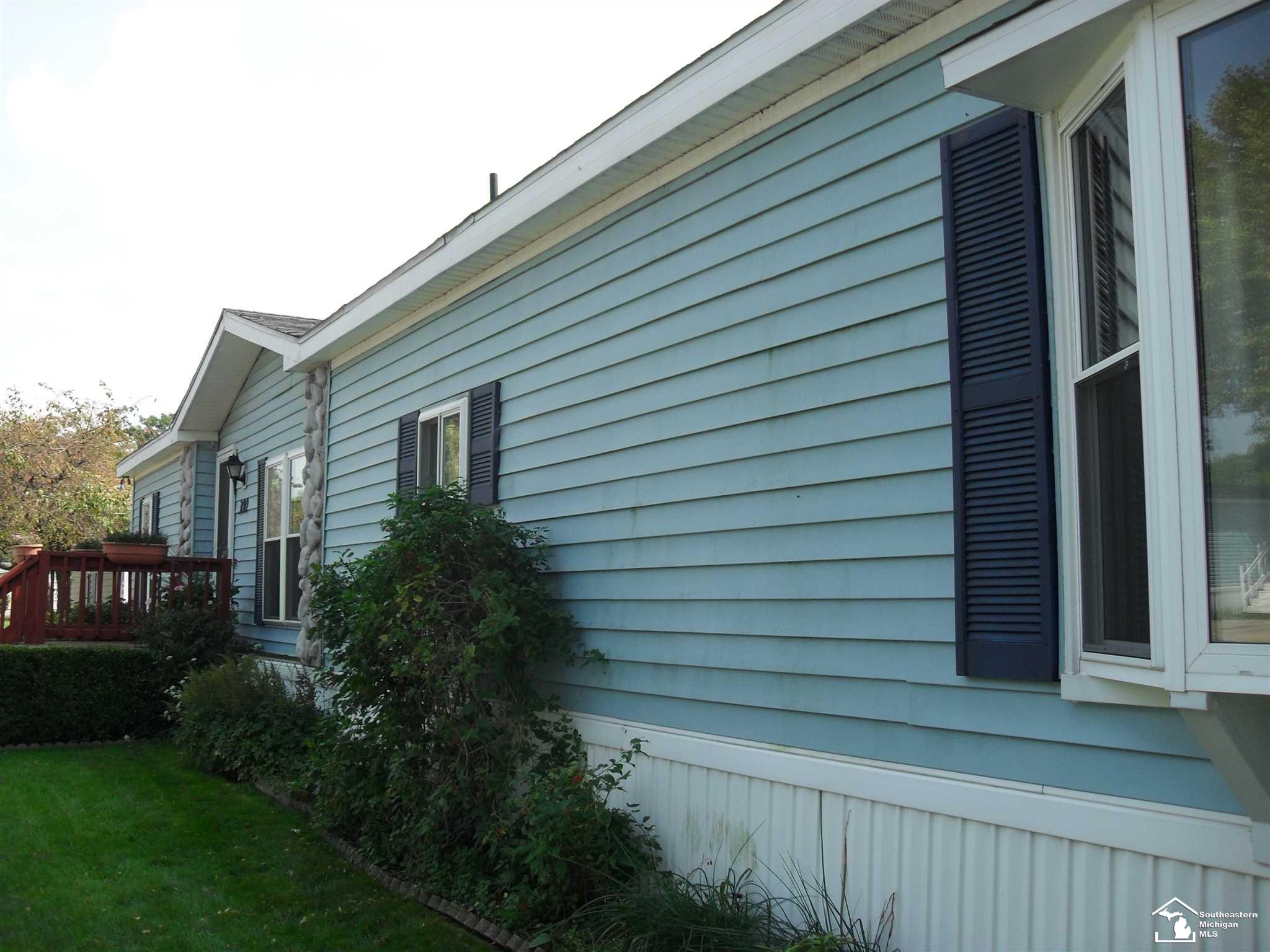 300 Highlands Temperance, MI 48182 - Photo 17 of 21