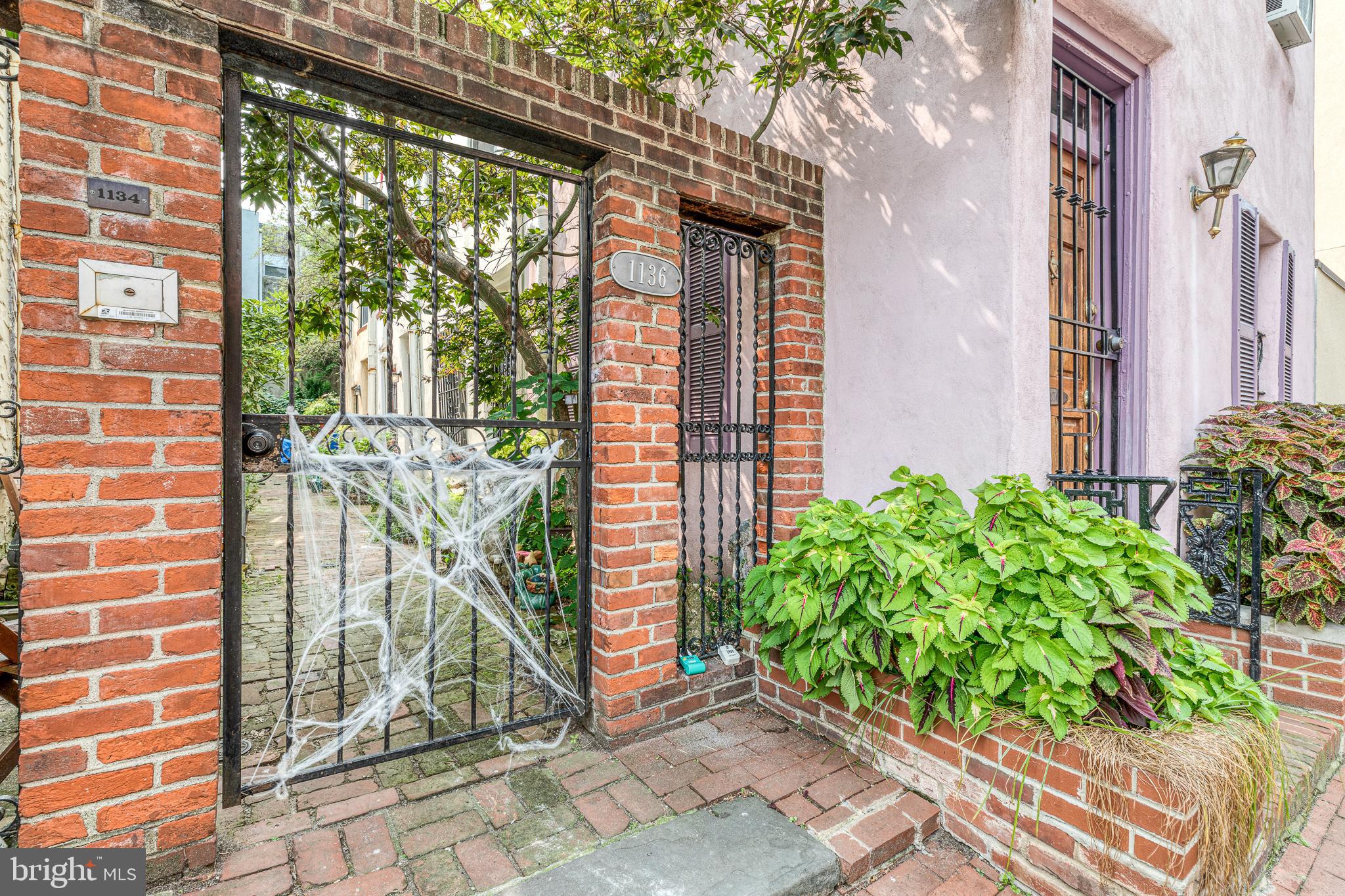 1136 Waverly Street, Unit R Philadelphia, PA 19147 - Photo 22 of 23 Courtyard entrance.