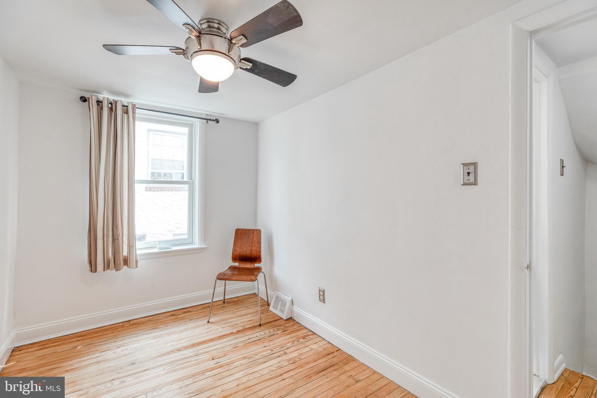 1136 Waverly Street, Unit R Philadelphia, PA 19147 - Photo 9 of 23 Second floor bedroom.