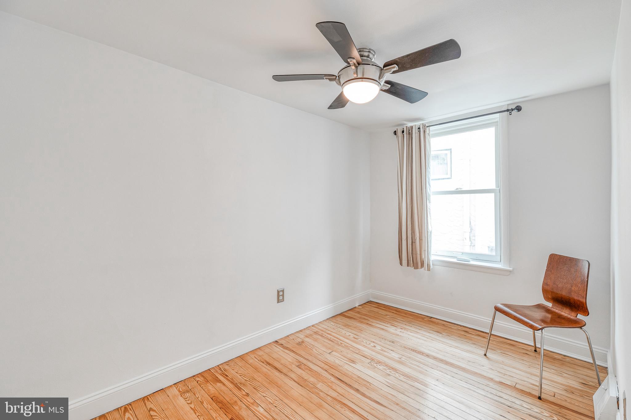 1136 Waverly Street, Unit R Philadelphia, PA 19147 - Photo 10 of 23 Second floor bedroom.