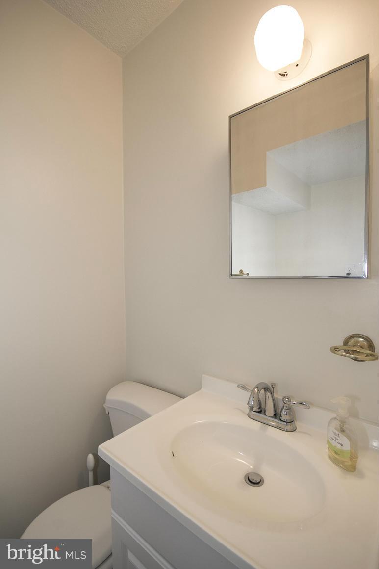 9701 Conmar Road Baltimore, MD 21220 - Photo 22 of 25 Bath