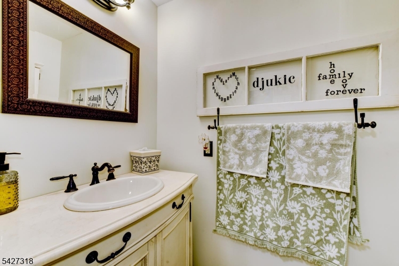 52 Ashburn Road Wayne, NJ 07470 - Photo 16 of 49