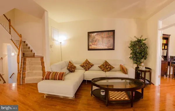 $3,900 | 12176 Bridgend Run, Fairfax, VA 22030