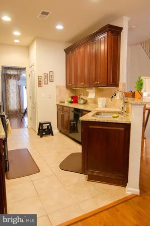 $3,900 | 12176 Bridgend Run, Fairfax, VA 22030