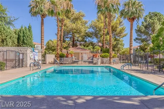 $1,595 | 8452 Boseck Drive, Unit 284, Las Vegas, NV 89145