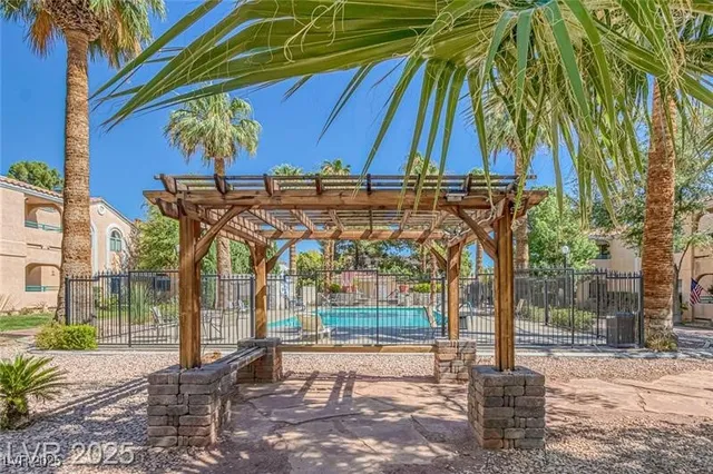 $1,595 | 8452 Boseck Drive, Unit 284, Las Vegas, NV 89145