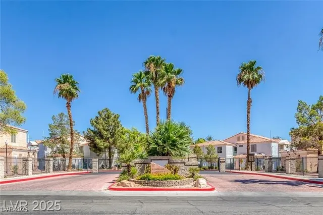 $1,595 | 8452 Boseck Drive, Unit 284, Las Vegas, NV 89145
