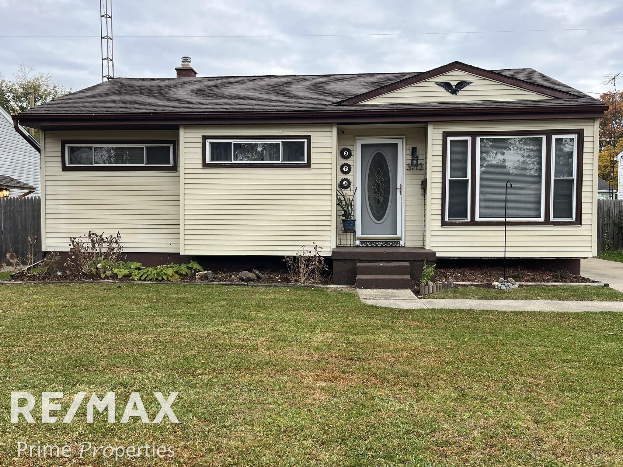 3713 Risedorph Avenue Flint, MI 48506 - Photo 17 of 23 50193282-0dd7cbd4-b9aa-4cb2-a42f-3f6c76ad4292.JPG