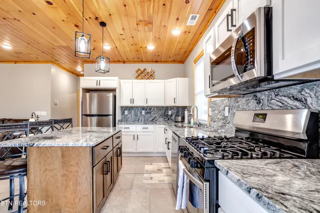 $714,900 | 157 Helms Ferry Road, Sharps Chapel, TN 37866