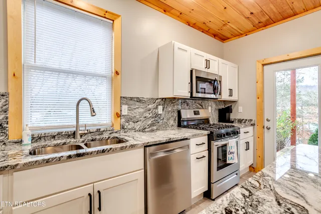 $714,900 | 157 Helms Ferry Road, Sharps Chapel, TN 37866