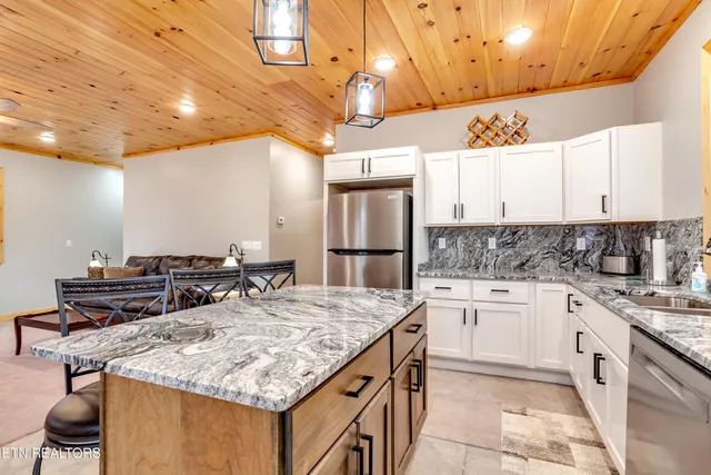 $714,900 | 157 Helms Ferry Road, Sharps Chapel, TN 37866