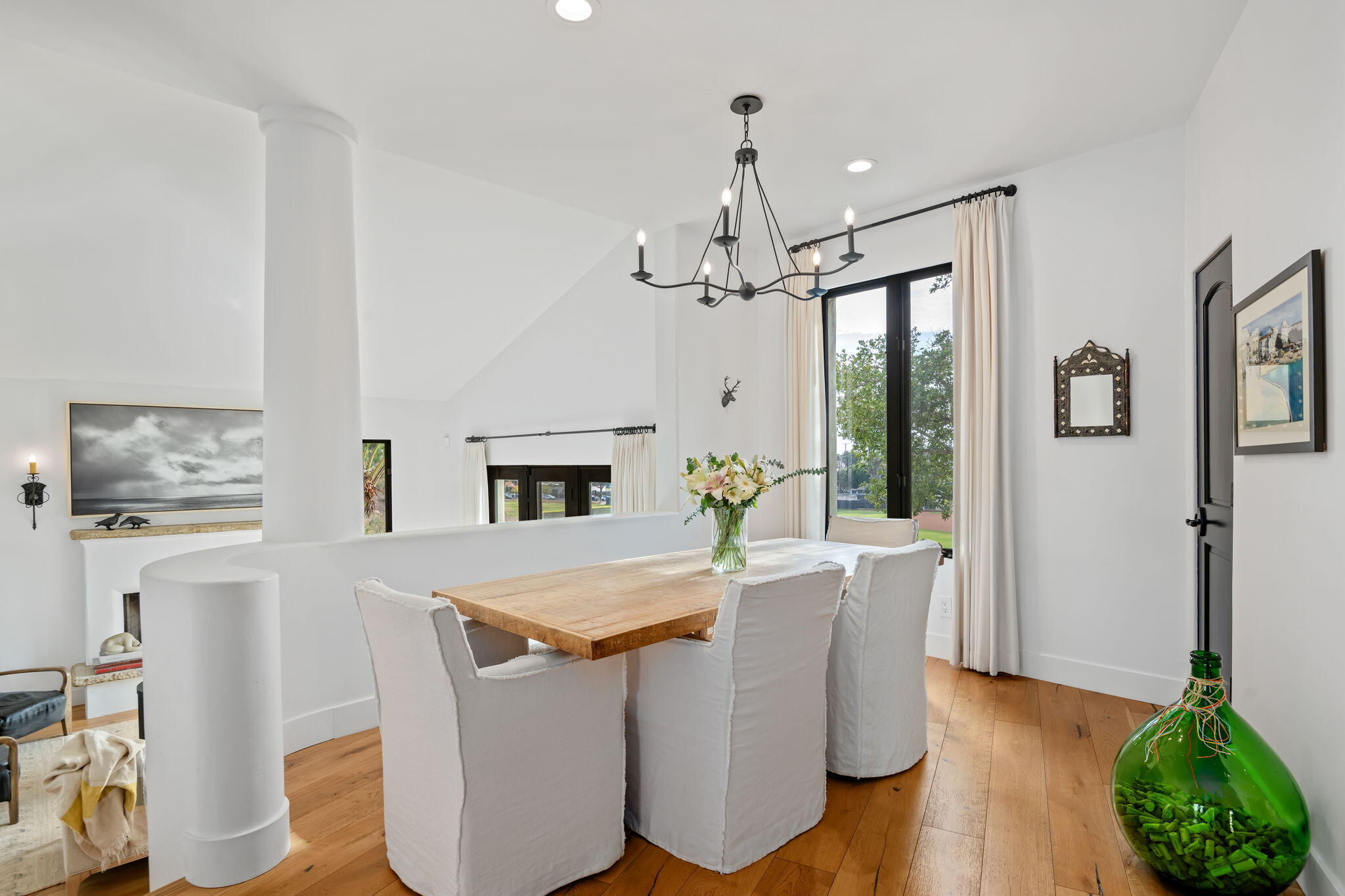 1011 Rinconada Road, Unit H Santa Barbara, CA 93101 - Photo 9 of 29 Dining Area
