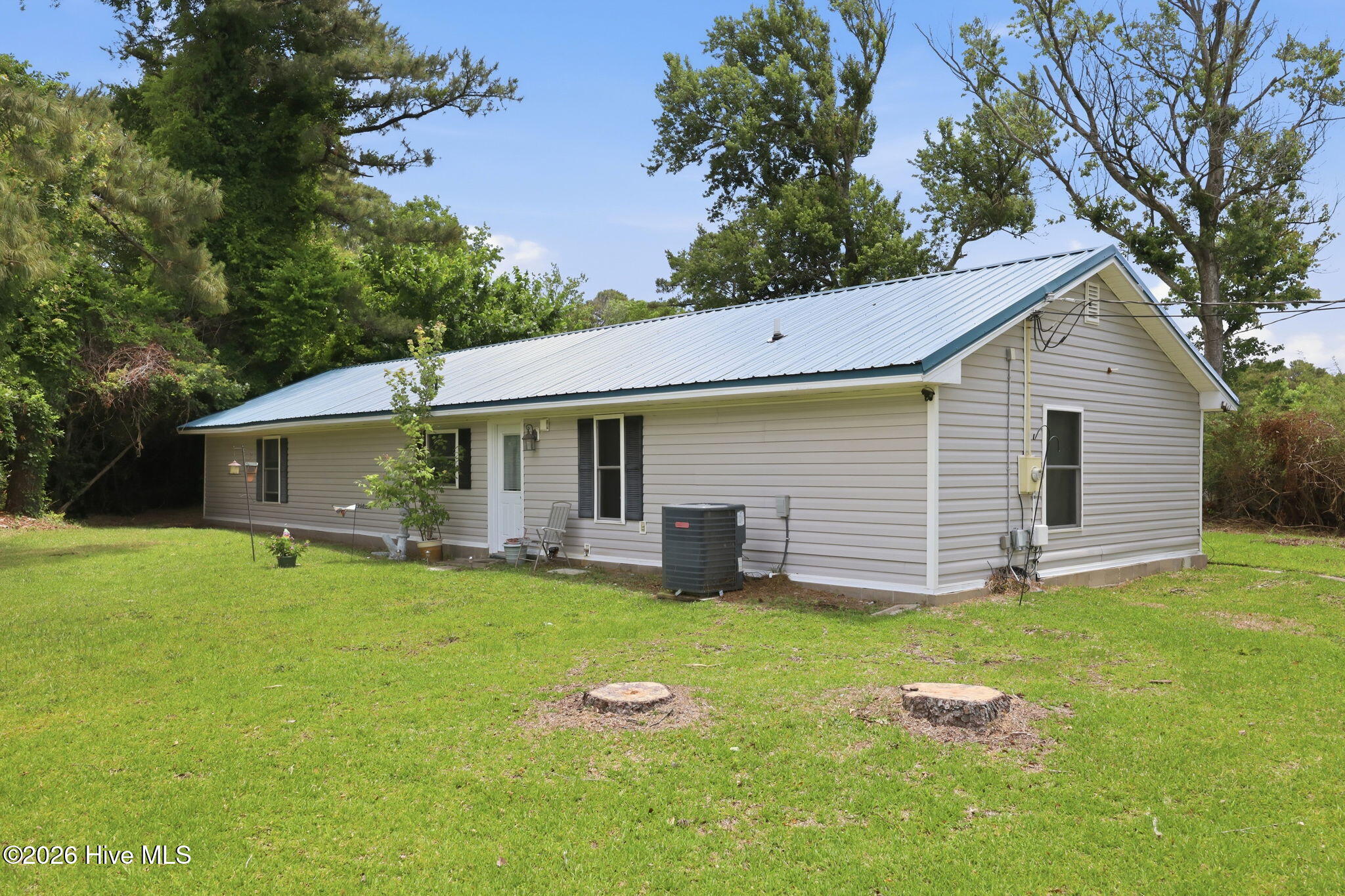 1239 Hibbs Road Newport, NC 28570 - Photo 2 of 17 1239 Hibbs Rd