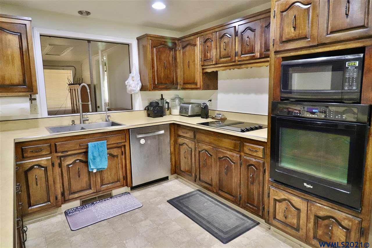4075 Cordon Road Northeast Salem, OR 97305 - Photo 10 of 34 Gallery Image 10