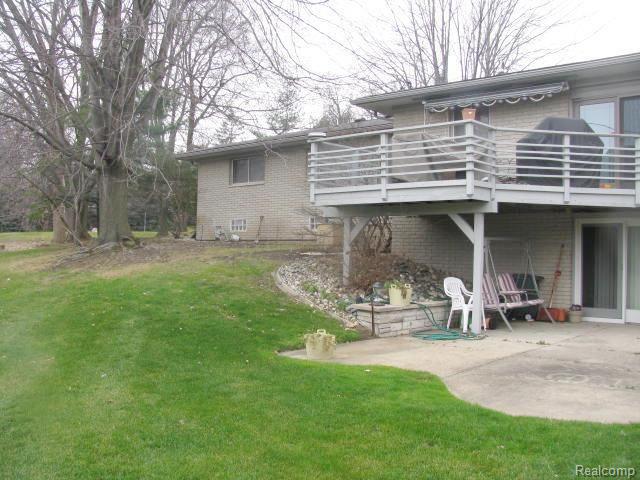 5934 West Road Washington, MI 48094 - Photo 7 of 11 West Rd #7 patio & yard