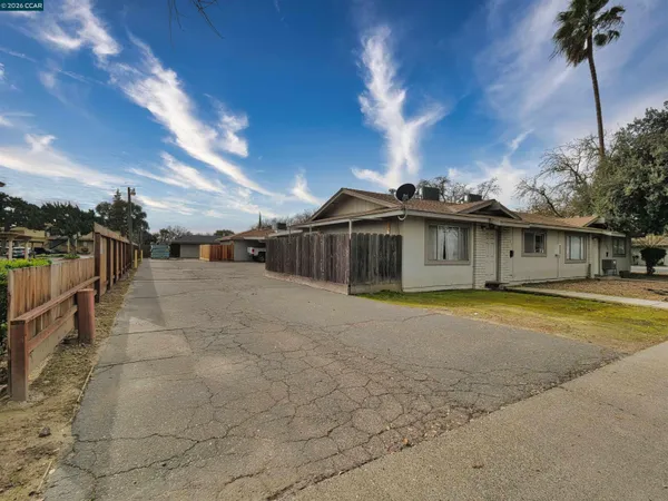 $590,000 | 2508 Haddon Avenue, Modesto, CA 95354